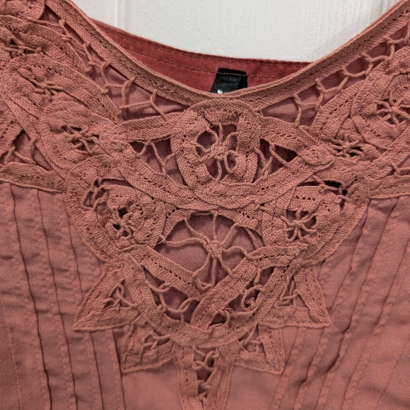 Gentle Fawn Dusty Rose / Lace Detail Dress - Picture 3 of 4